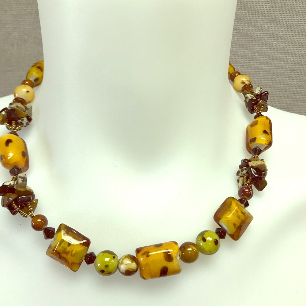 Necklace and earring set